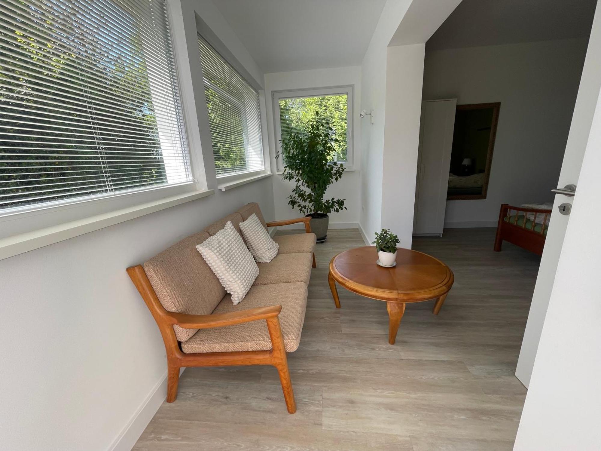 Appartement Mit 2 Schlafzimmern Und Terrasse Halle  Exterior foto